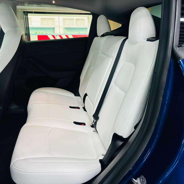 Tesla Model Y 2022 thumb 8