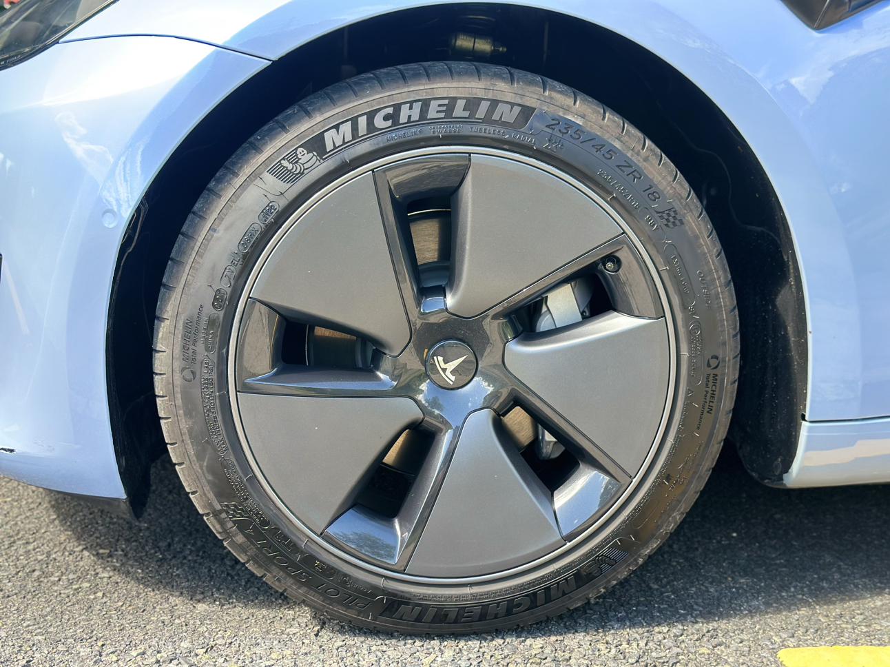 Tesla Model 3 2022 thumb 8