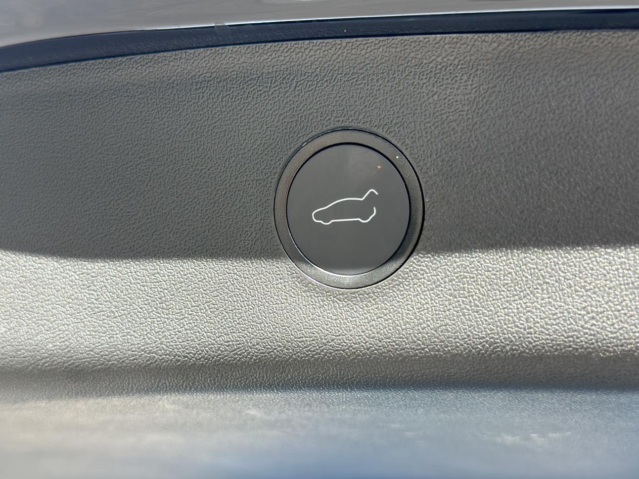 Tesla Model 3 2022 thumb 9