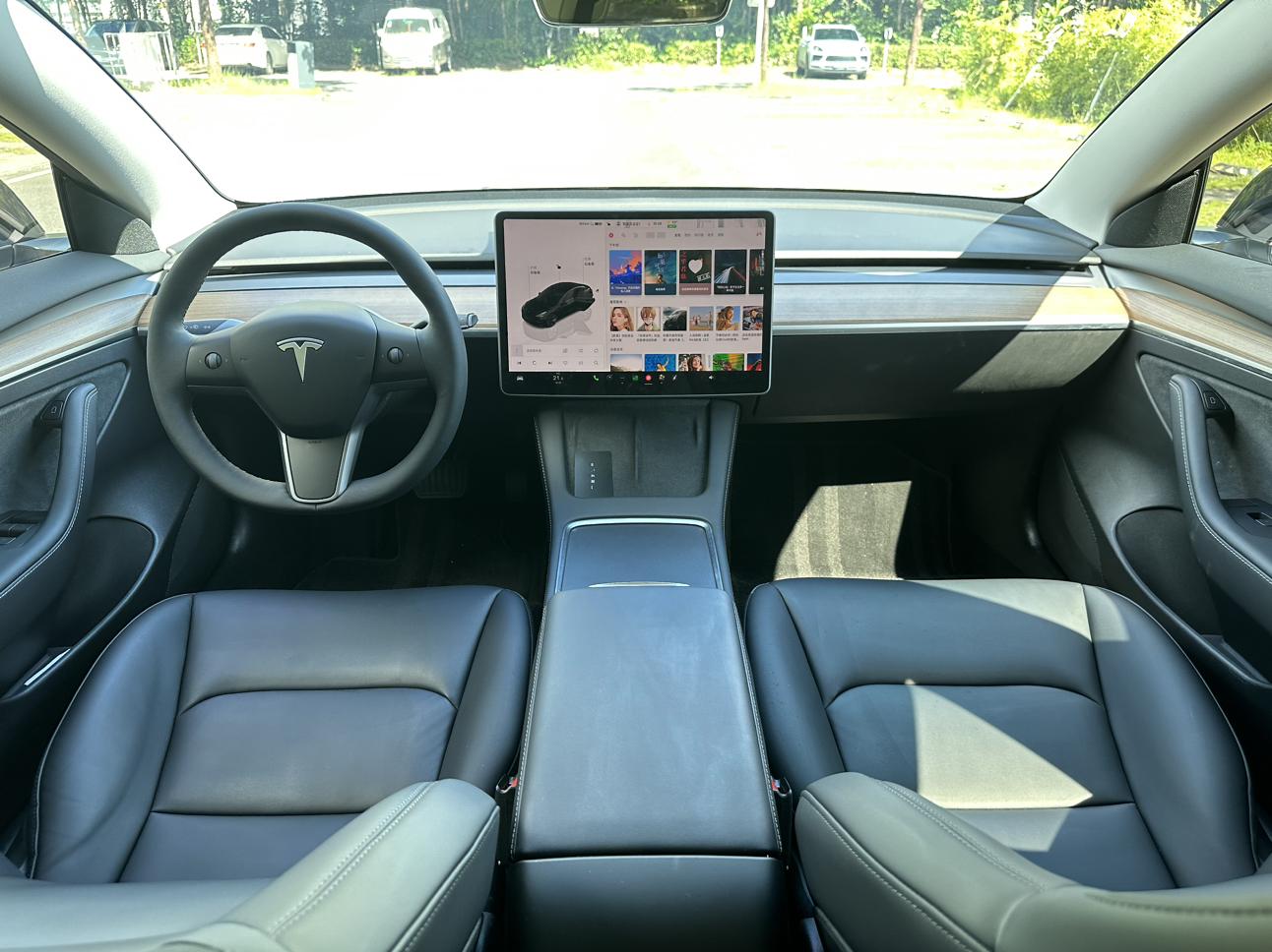 Tesla Model 3 2022 thumb 11