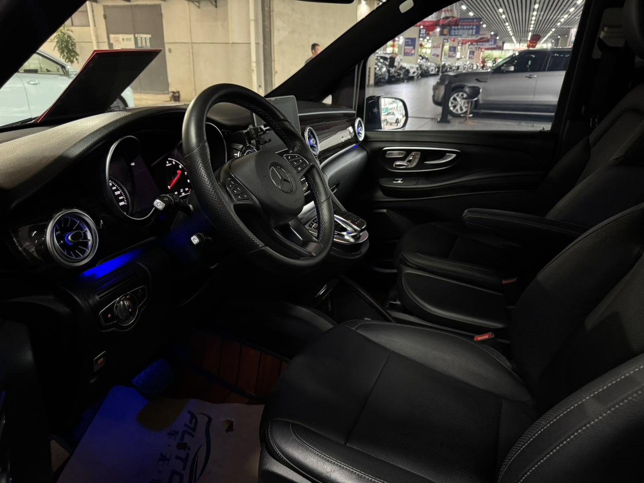 Mercedes-Benz V-Класс 2018 thumb 3