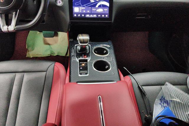 Hongqi HS3 2023 thumb 10