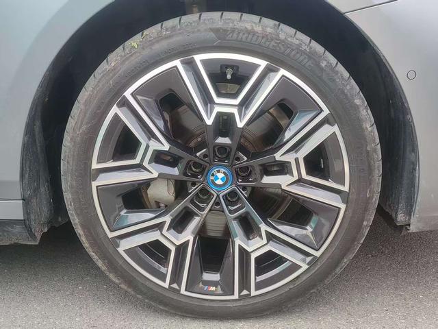 BMW i5 2025 thumb 4
