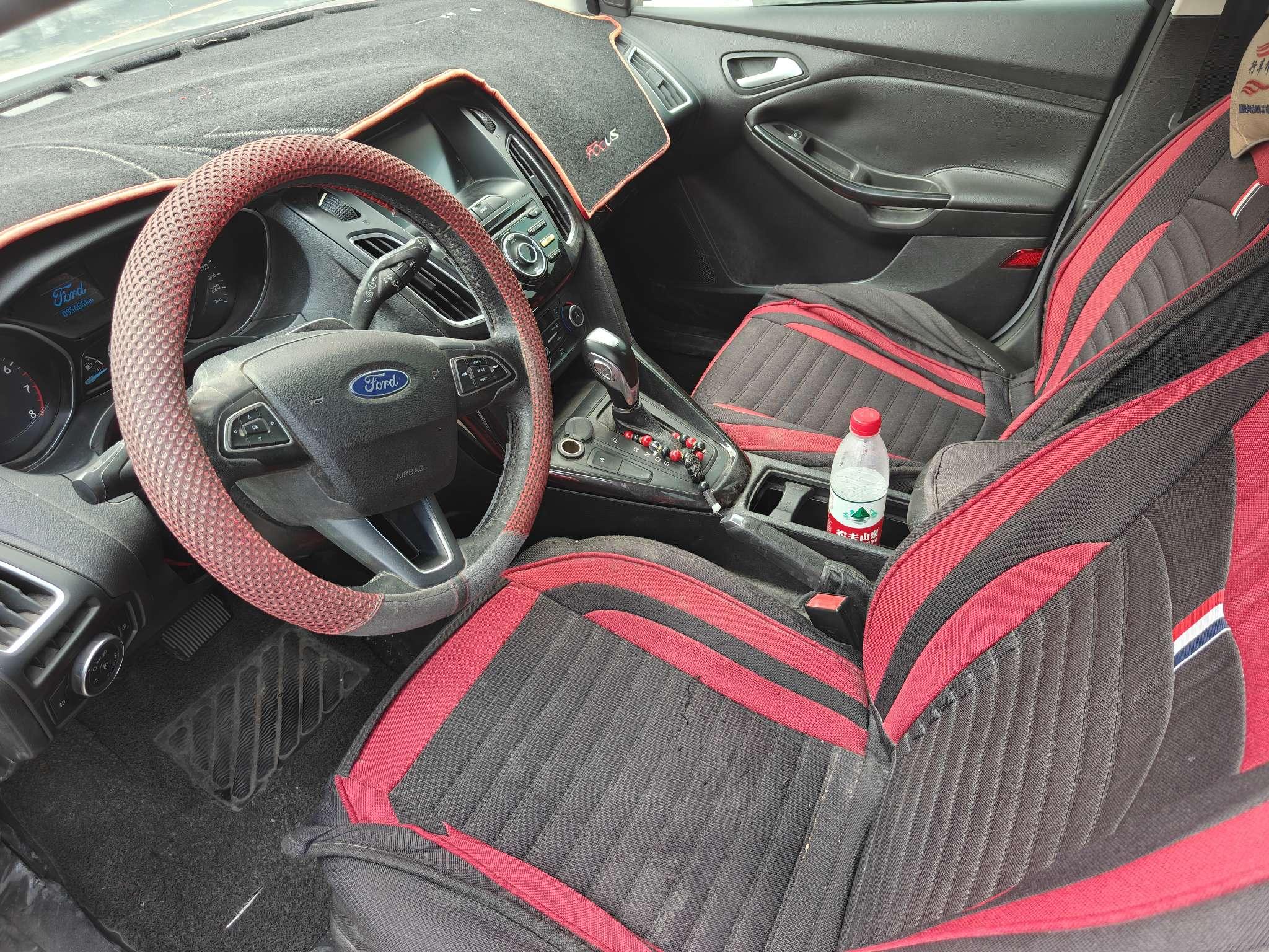 Ford Focus ST 2018 thumb 6