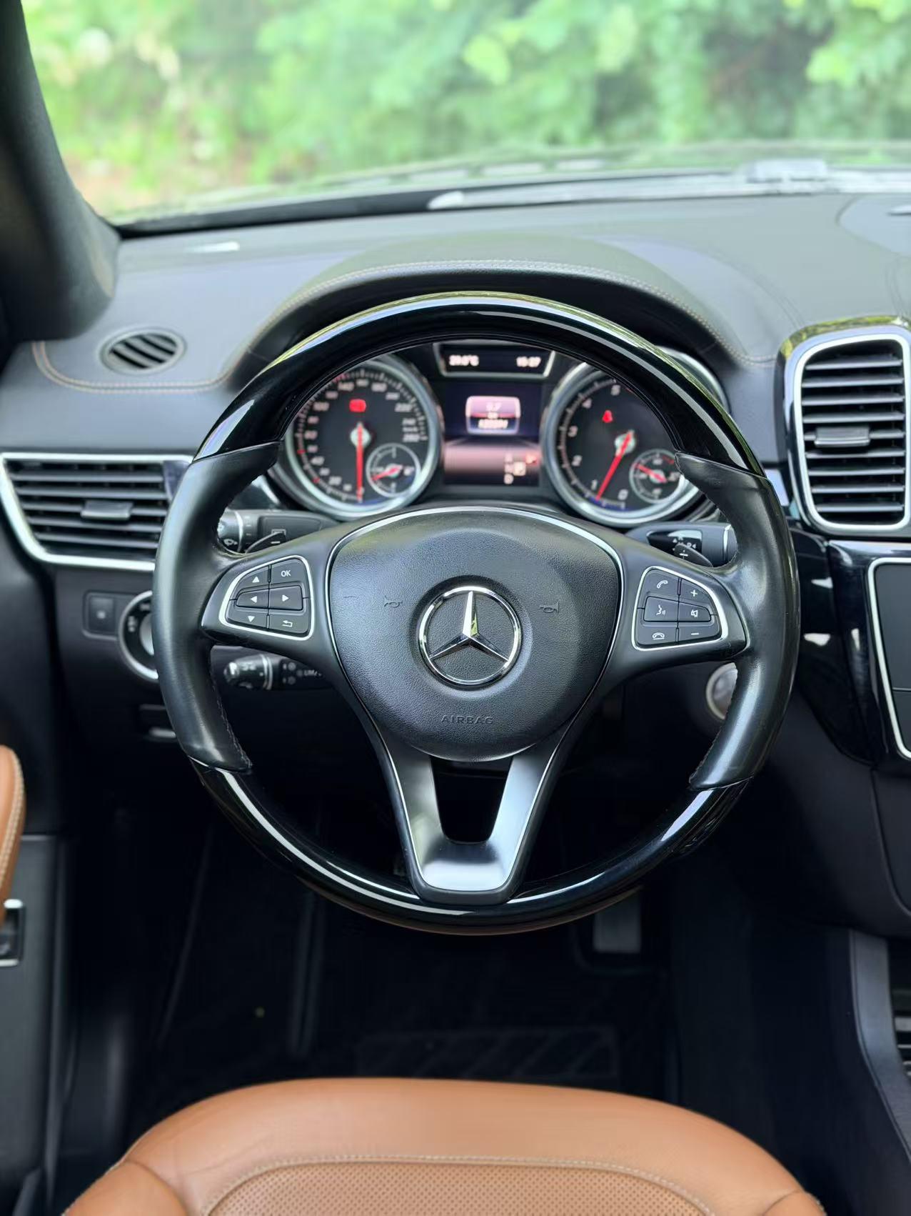 Mercedes-Benz GLE 2017 thumb 10