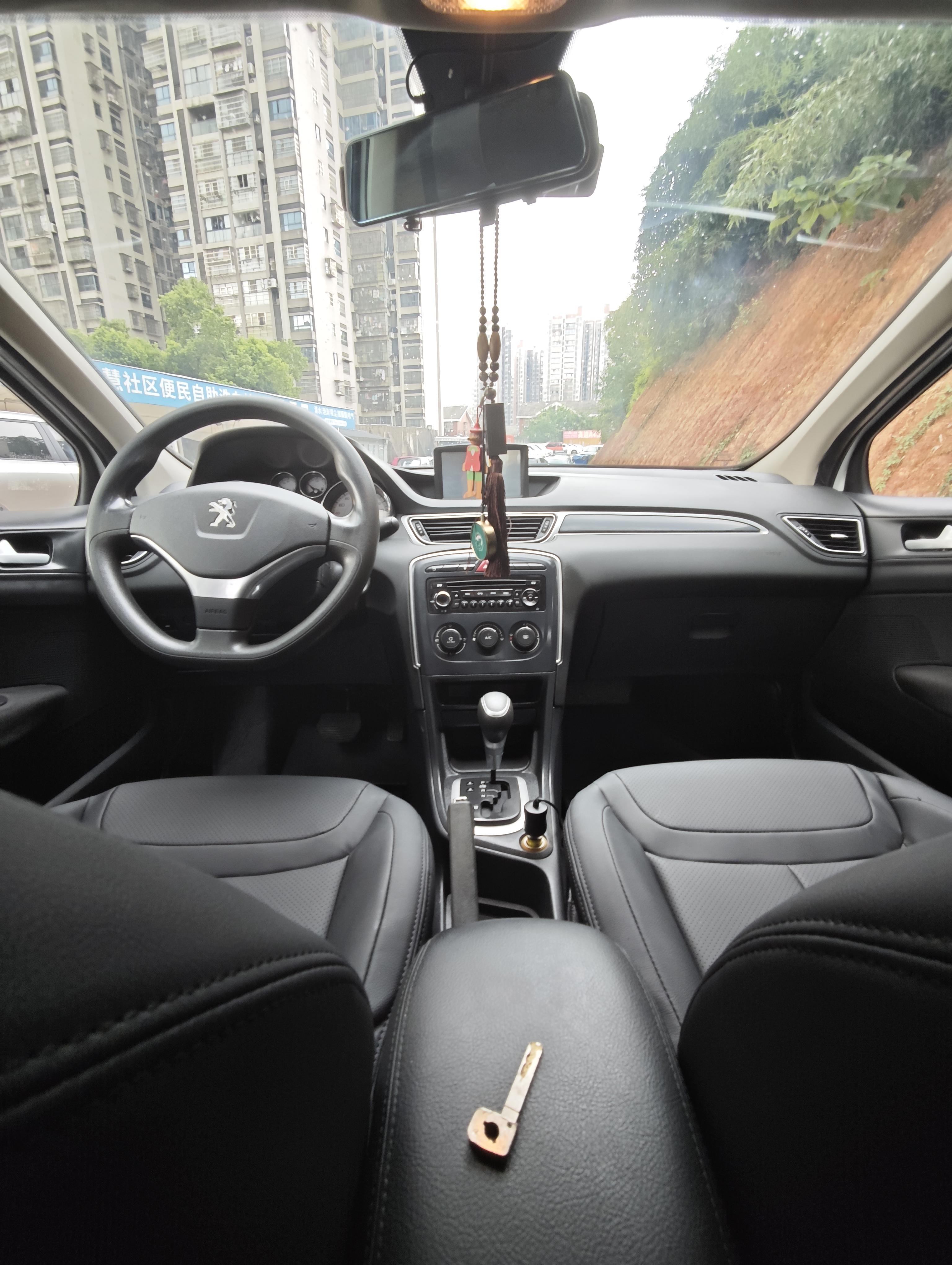 Peugeot 308 2014 thumb 5