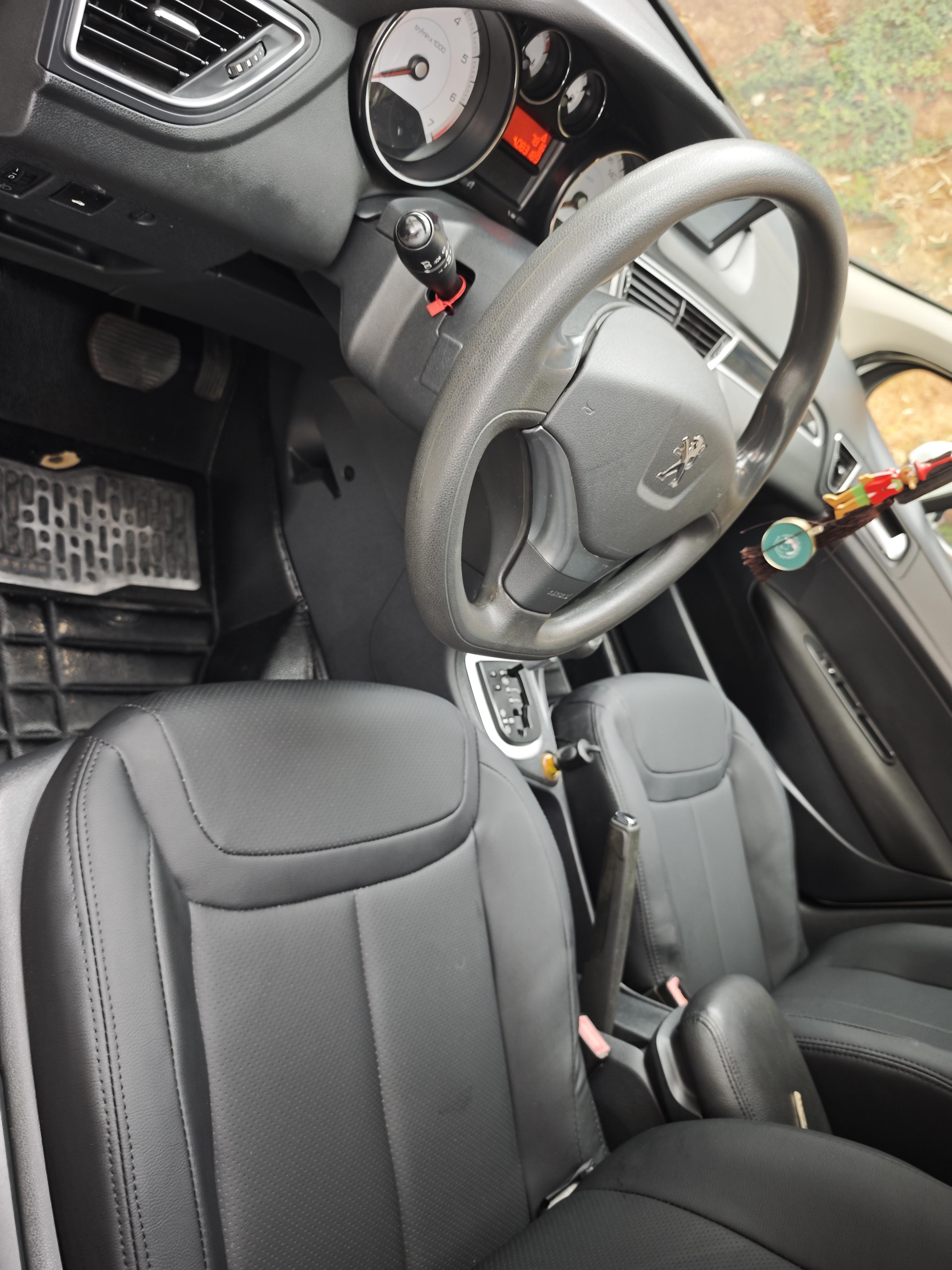 Peugeot 308 2014 thumb 7