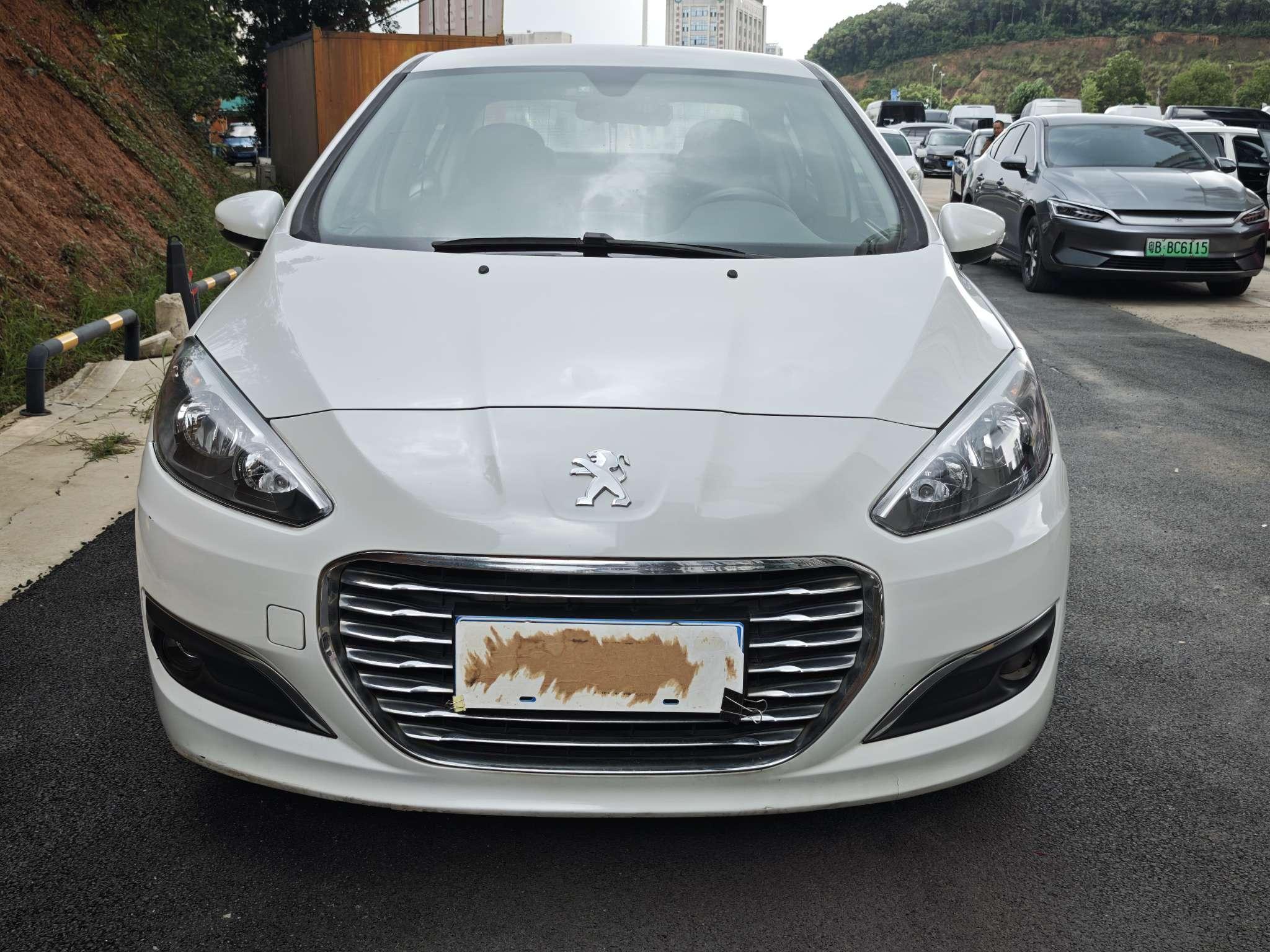 Peugeot 308 2014 thumb 9