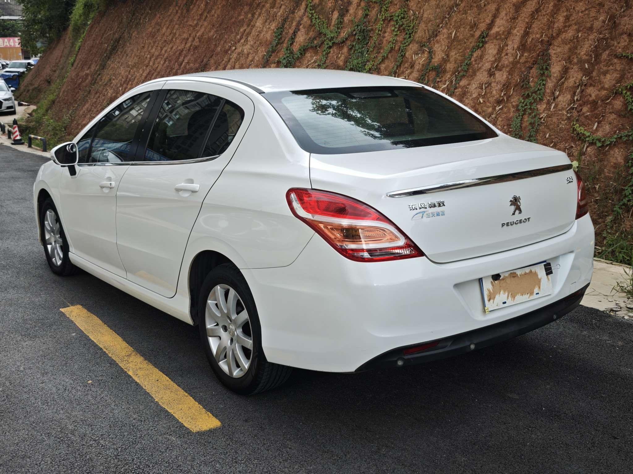 Peugeot 308 2014 thumb 11