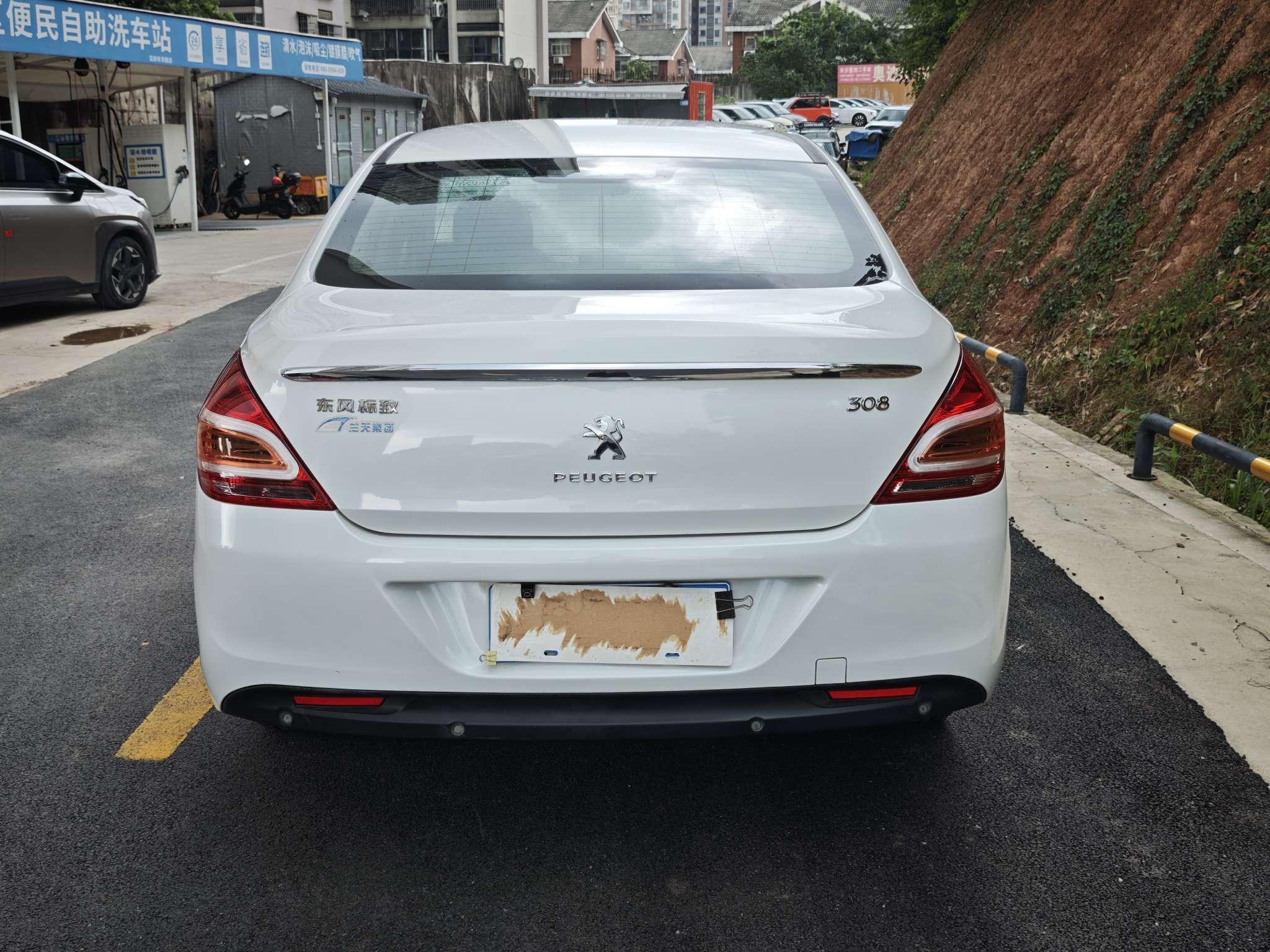 Peugeot 308 2014 thumb 12