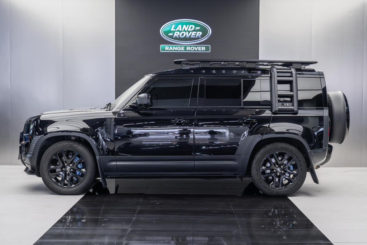 Land Rover Defender 2023 thumb 2