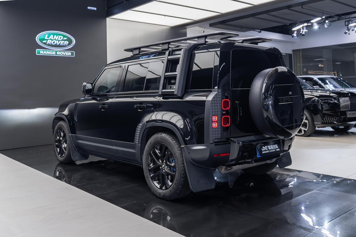 Land Rover Defender 2023 thumb 3