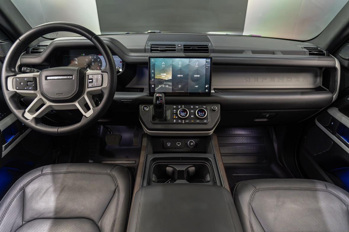 Land Rover Defender 2023 thumb 6