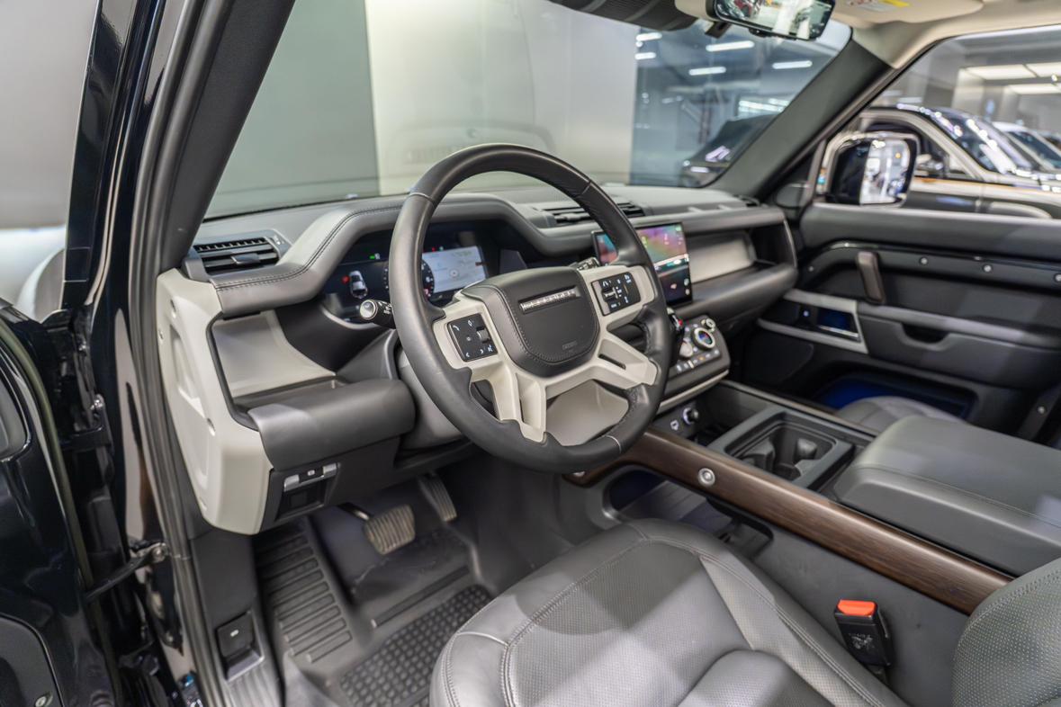 Land Rover Defender 2023 thumb 8