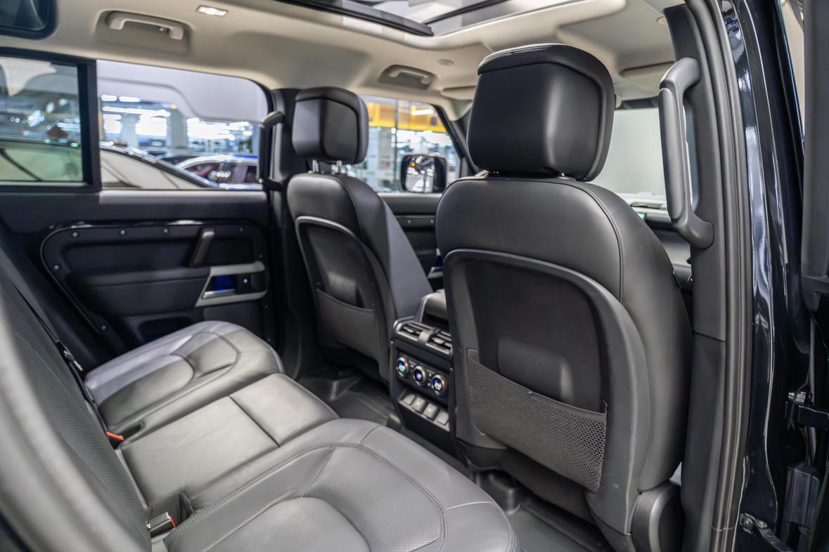 Land Rover Defender 2023 thumb 12
