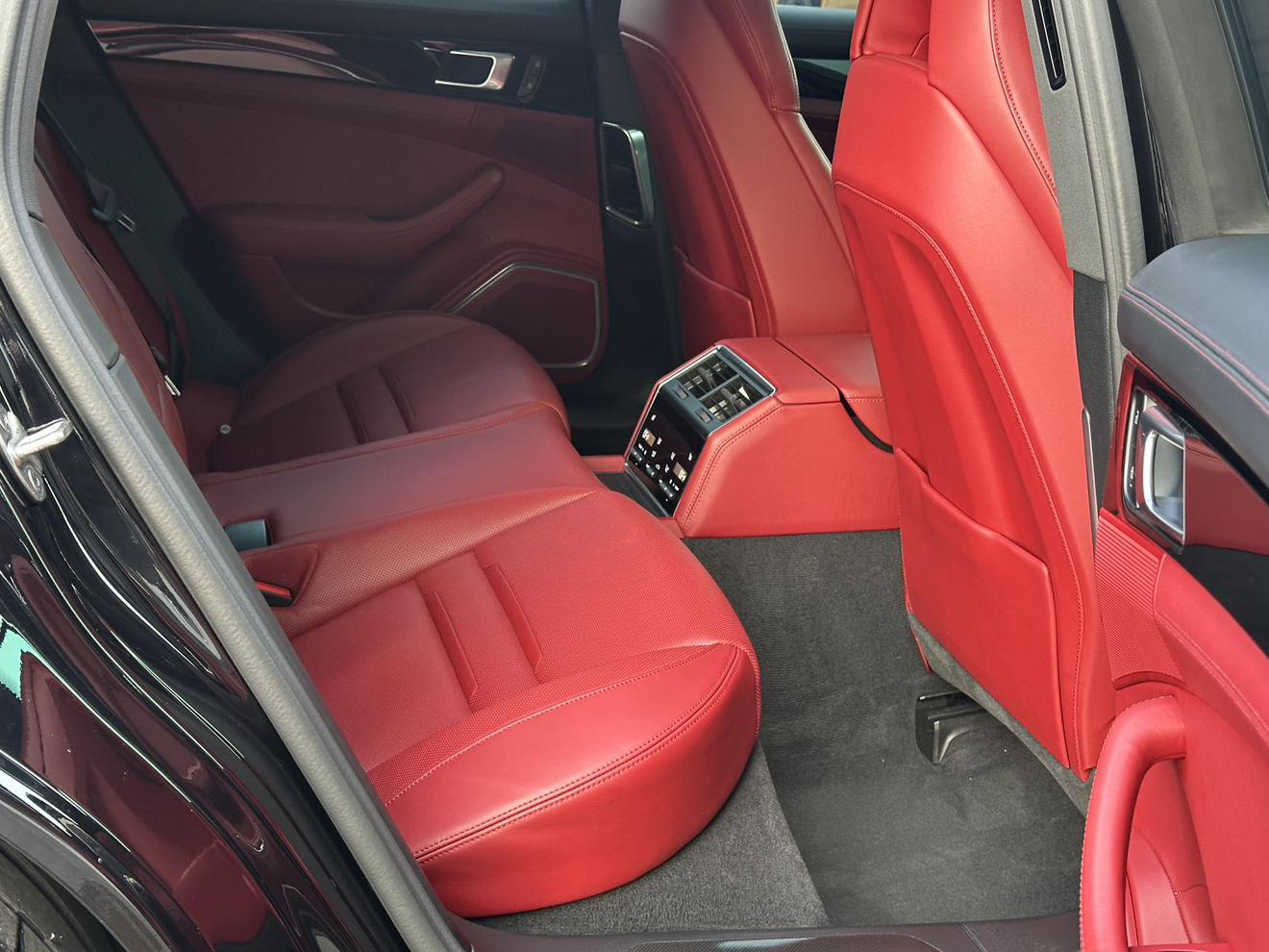 Porsche Panamera 2023 thumb 5
