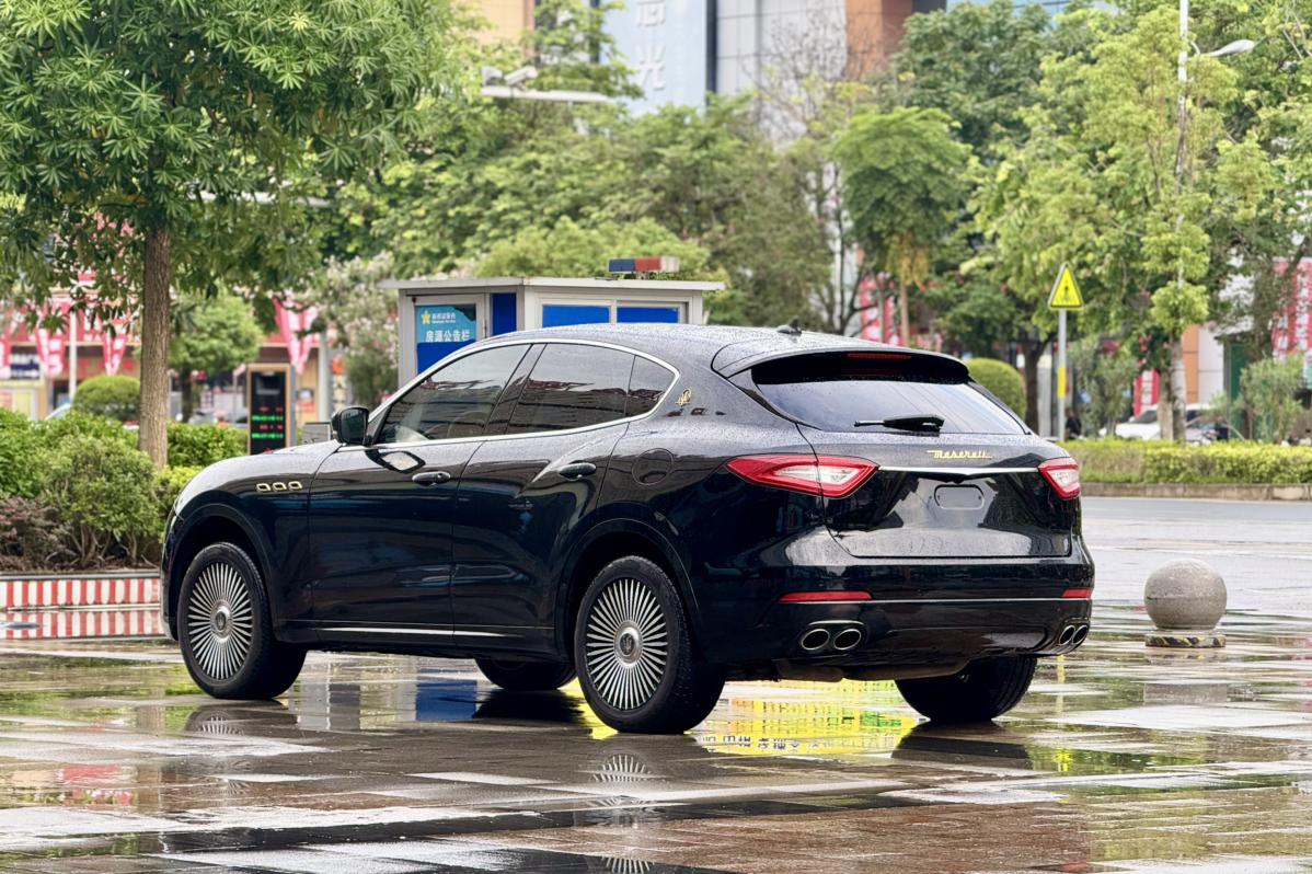 Maserati Levante 2016 thumb 2