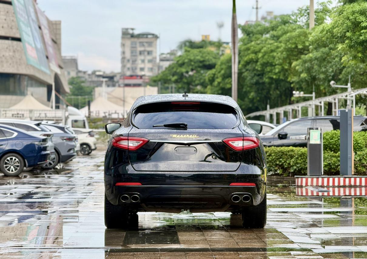 Maserati Levante 2016 thumb 3