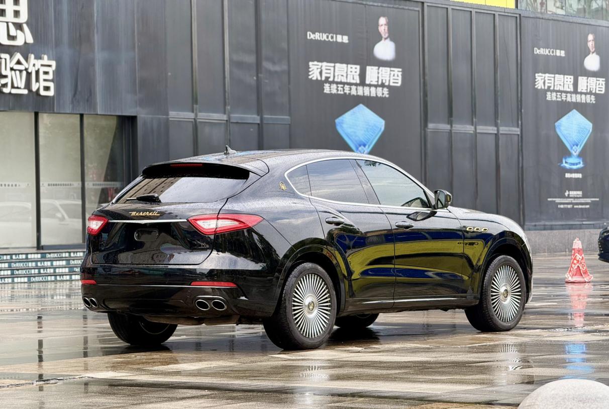 Maserati Levante 2016 thumb 4