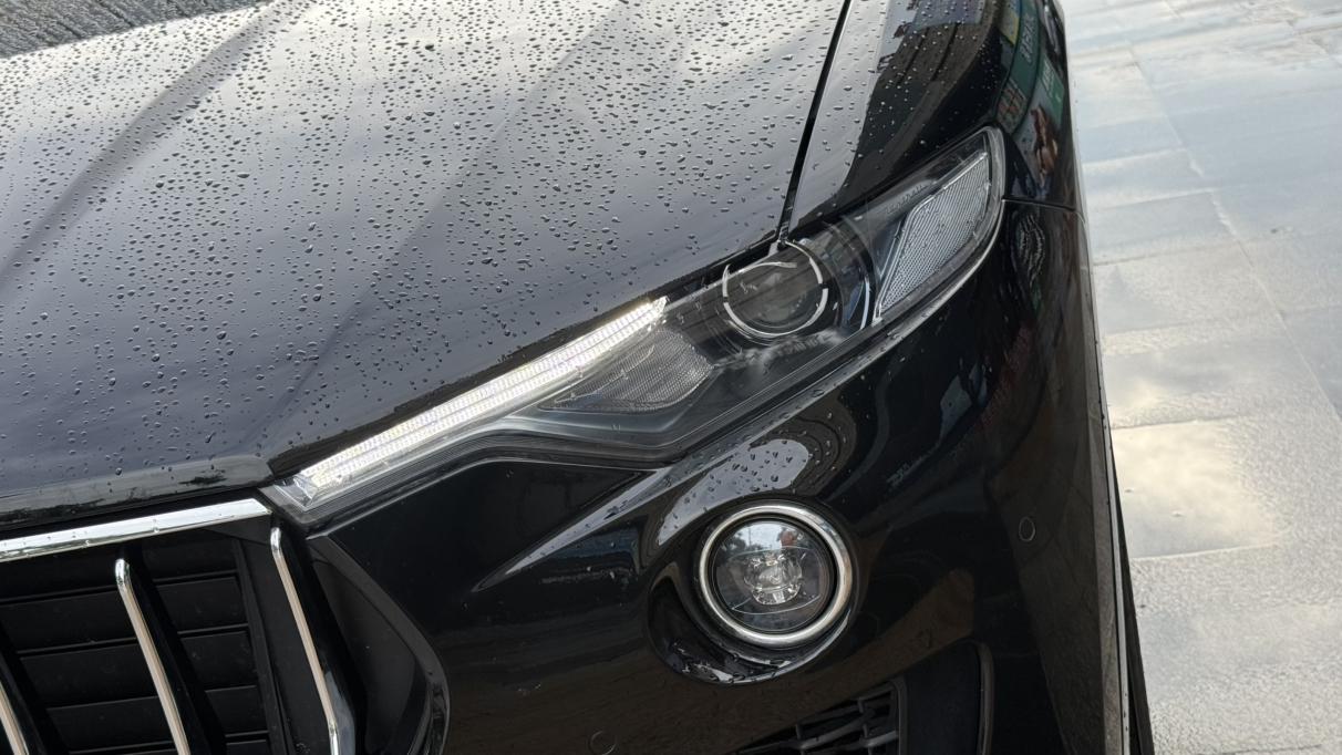 Maserati Levante 2016 thumb 6