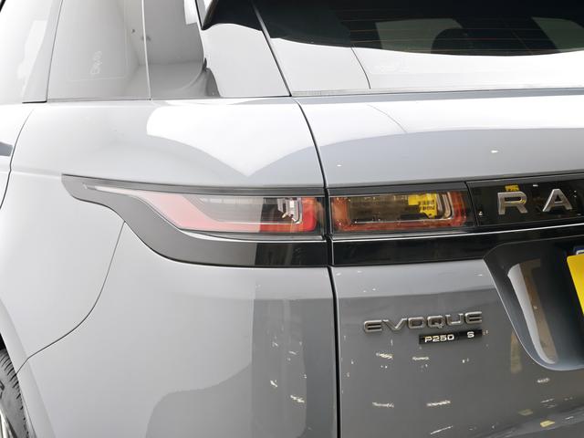 Land Rover Evoque 2020 thumb 11