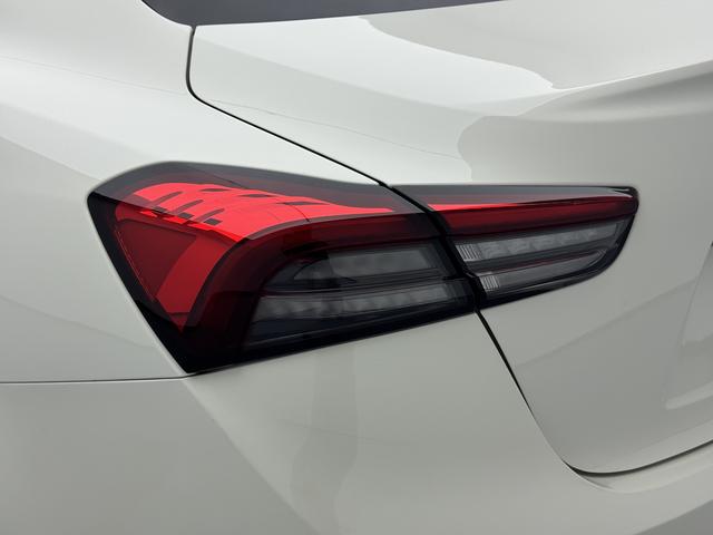 Maserati Ghibli 2021 thumb 11