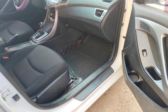 Hyundai Elantra 2015 thumb 6