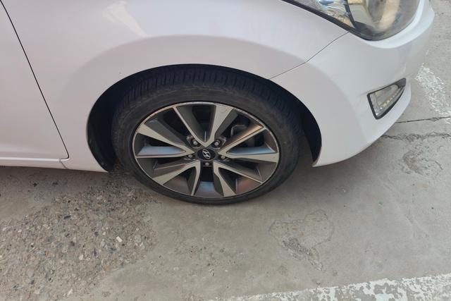 Hyundai Elantra 2015 thumb 9