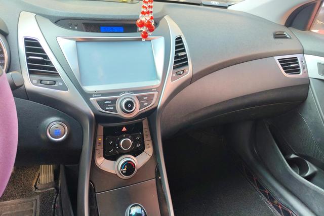 Hyundai Elantra 2015 thumb 12