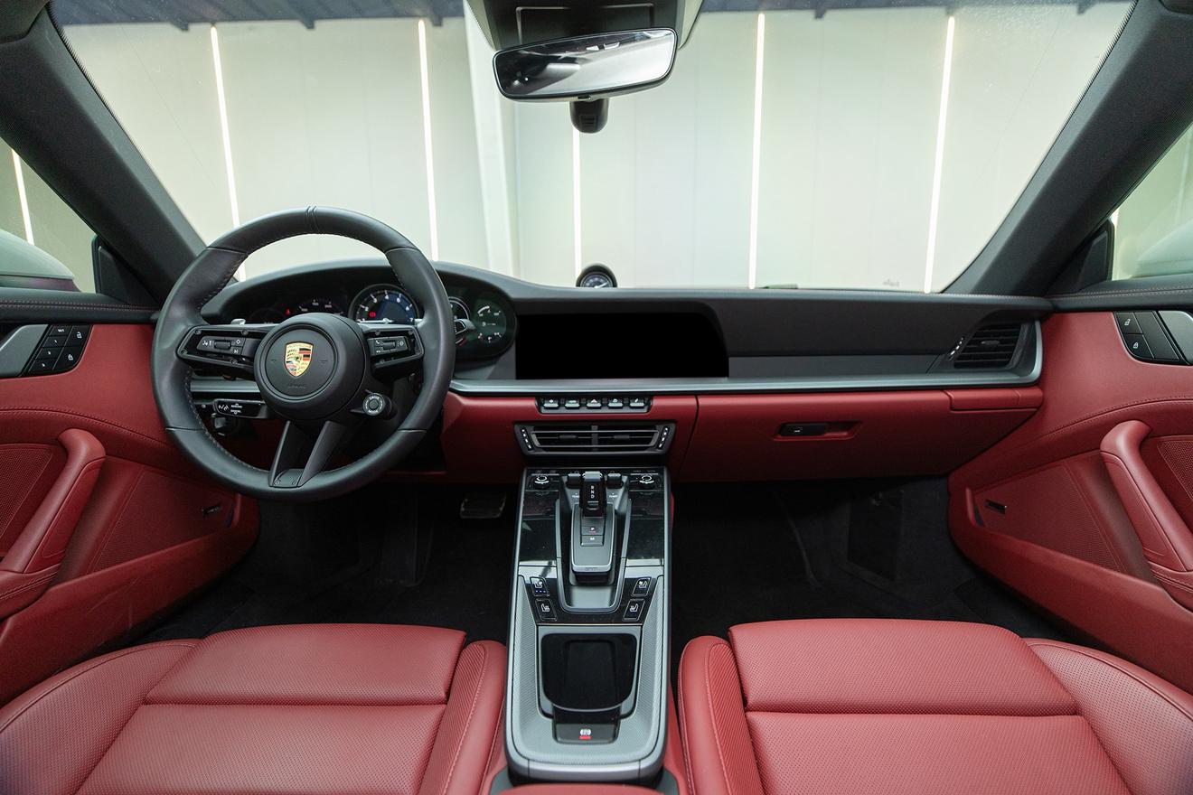 Porsche 911 2023 thumb 9