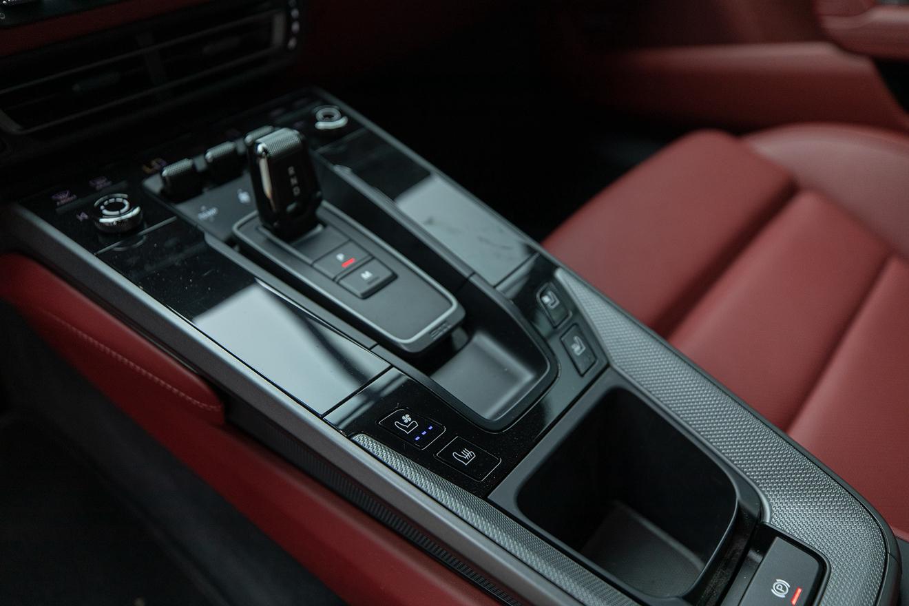 Porsche 911 2023 thumb 11