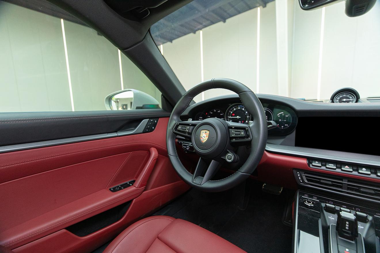 Porsche 911 2023 thumb 12