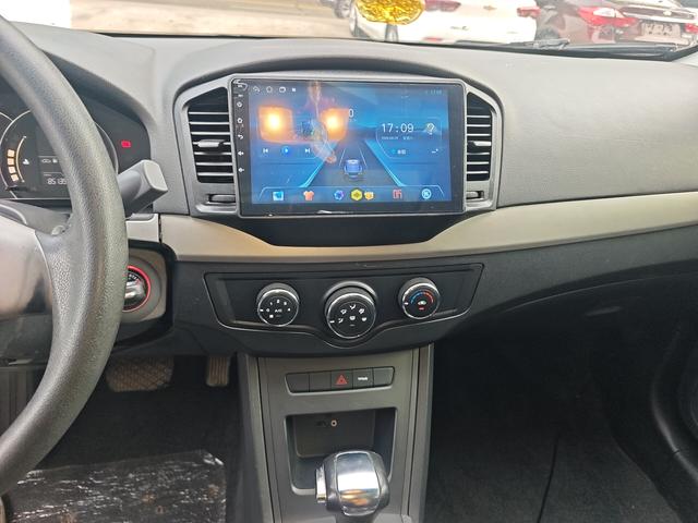 Roewe 350 2015 thumb 4