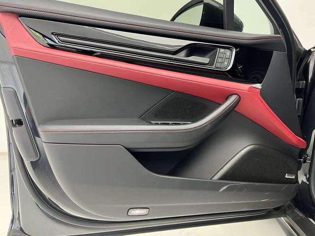 Porsche Panamera 2024 thumb 9