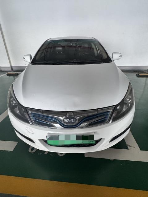 BYD E5 2017 thumb 12