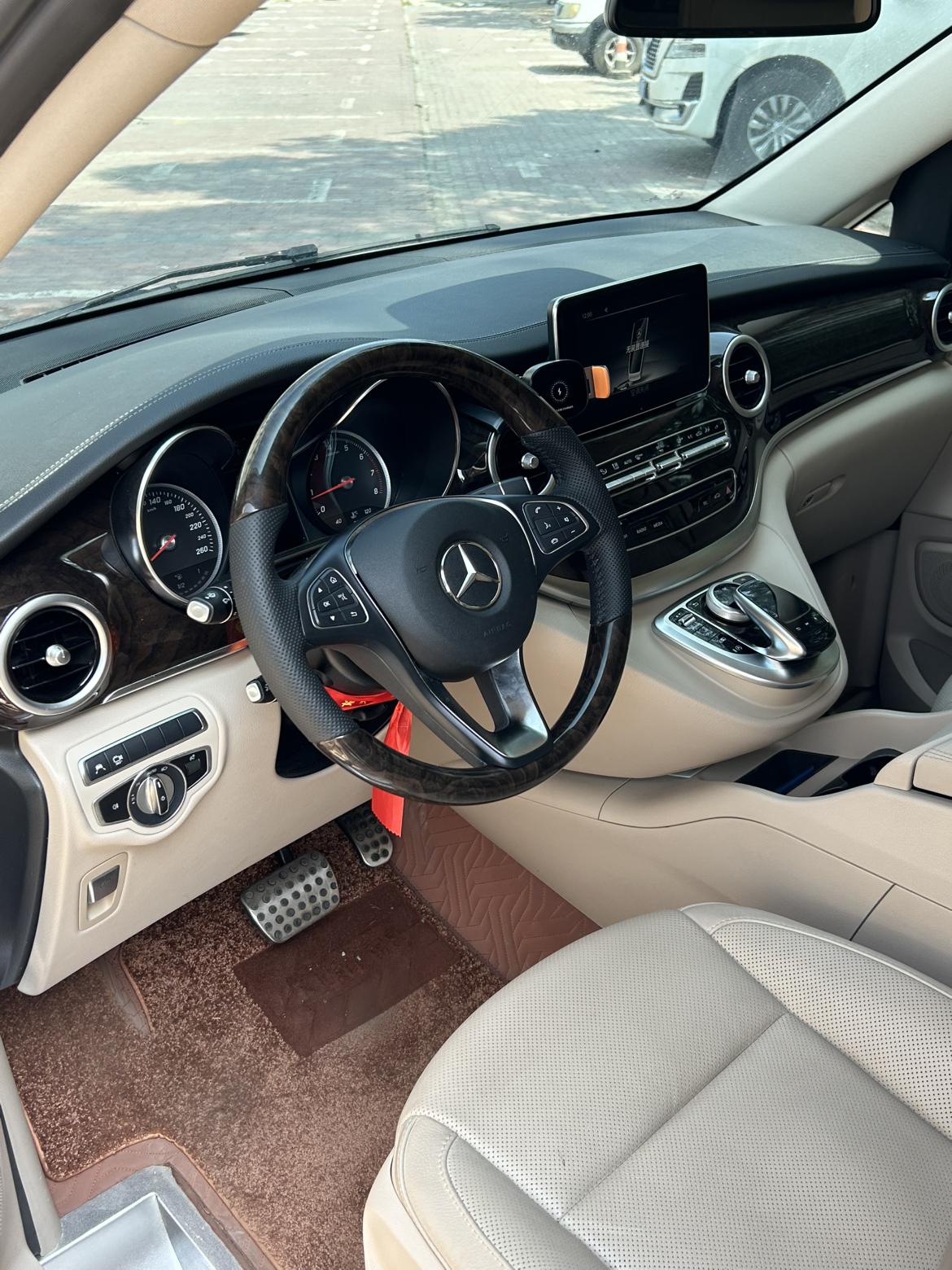 Mercedes-Benz V-Класс 2018 thumb 9