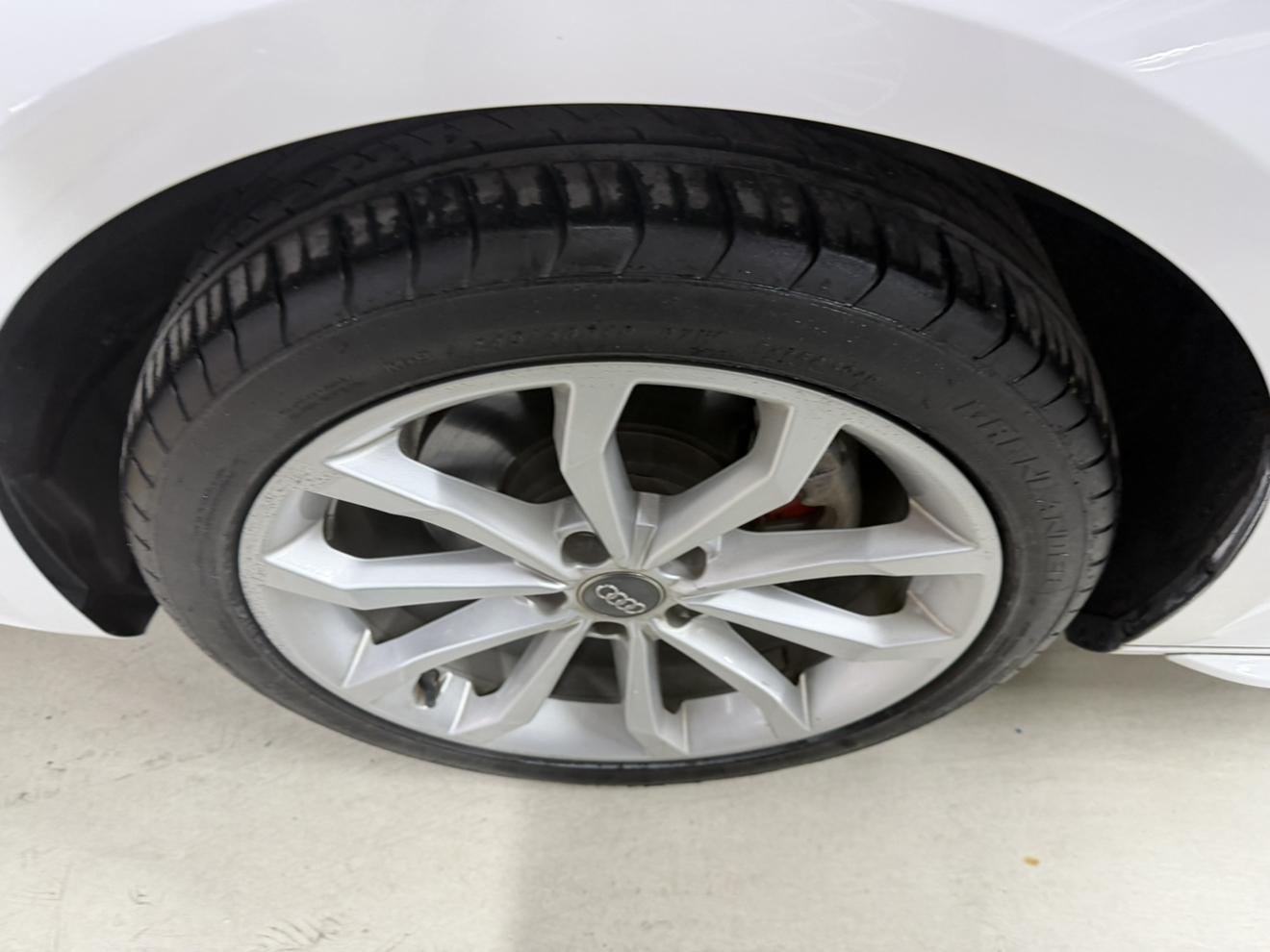 Audi A4 2019 thumb 6