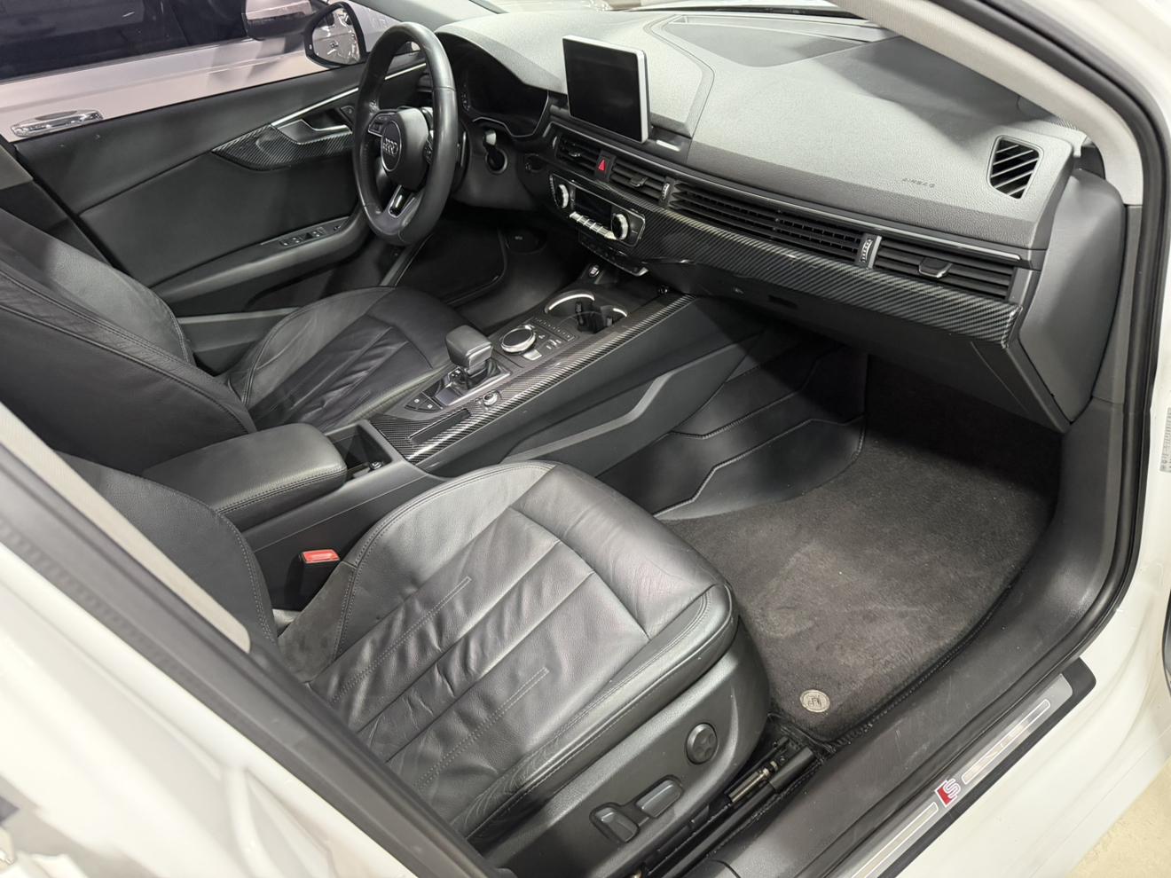 Audi A4 2019 thumb 8