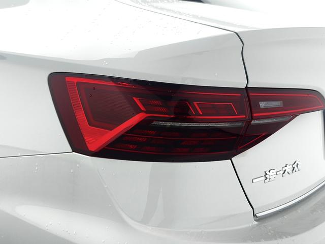 Volkswagen Sagitar 2021 thumb 11