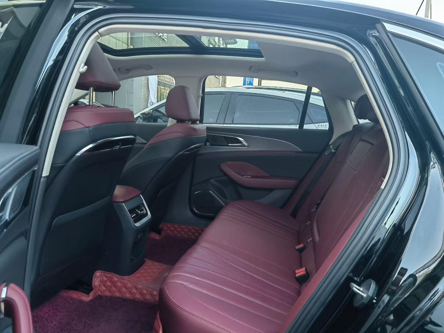 Hongqi H5 2024 thumb 11