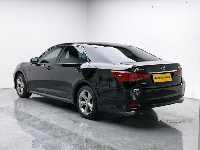 Toyota Crown 2015 thumb 3