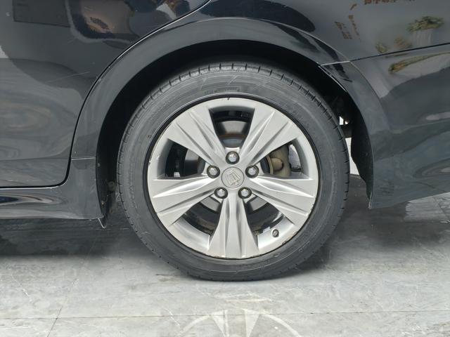 Toyota Crown 2015 thumb 7