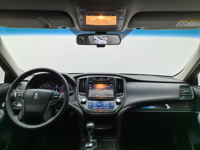 Toyota Crown 2015 thumb 12