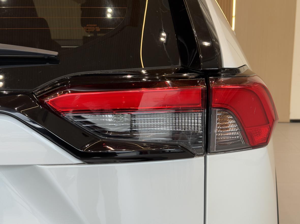Toyota RAV4 2023 thumb 9