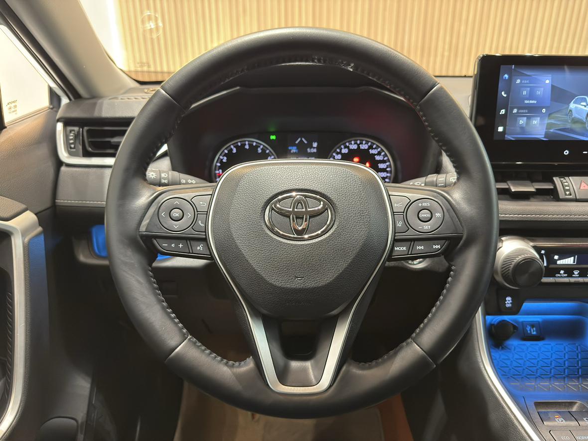 Toyota RAV4 2023 thumb 11