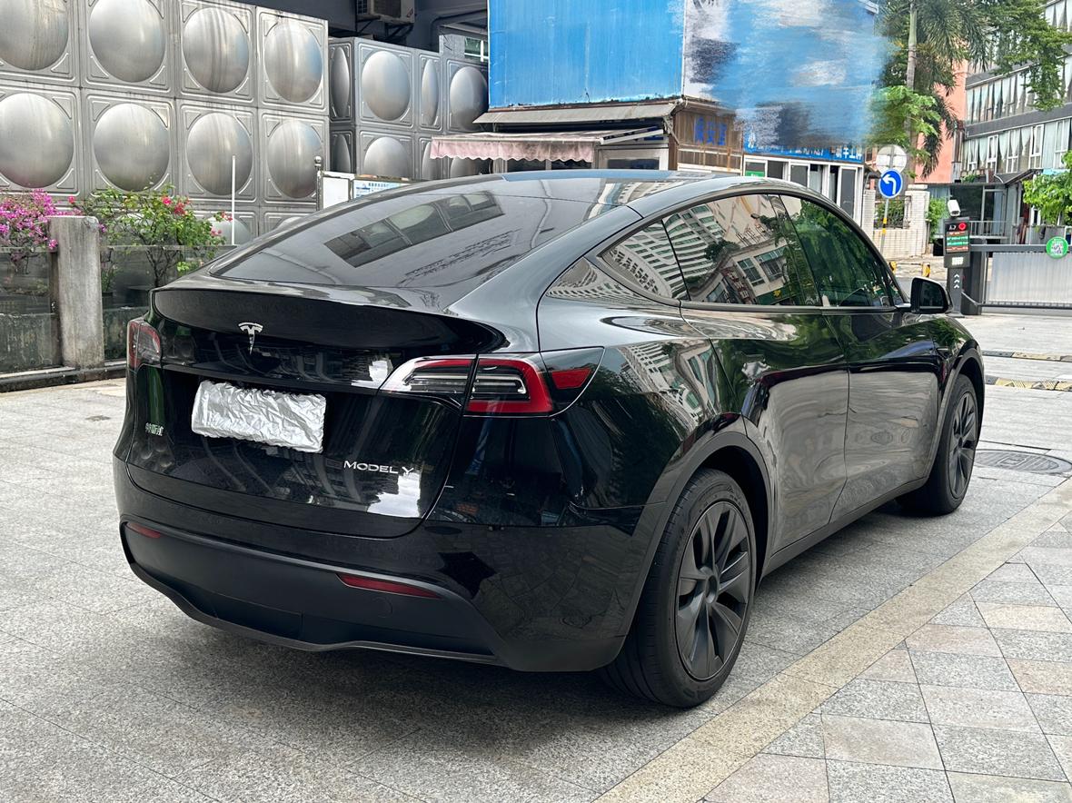 Tesla Model Y 2024 thumb 4