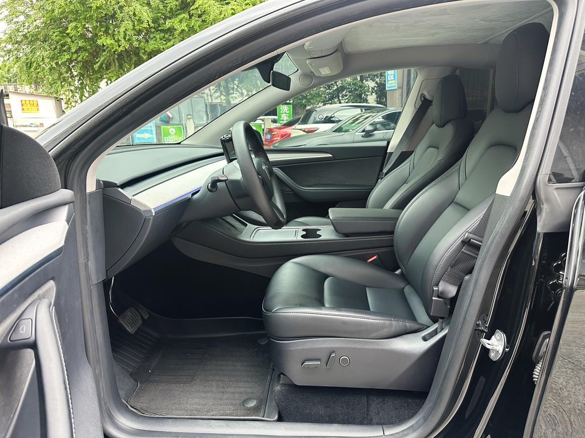 Tesla Model Y 2024 thumb 7
