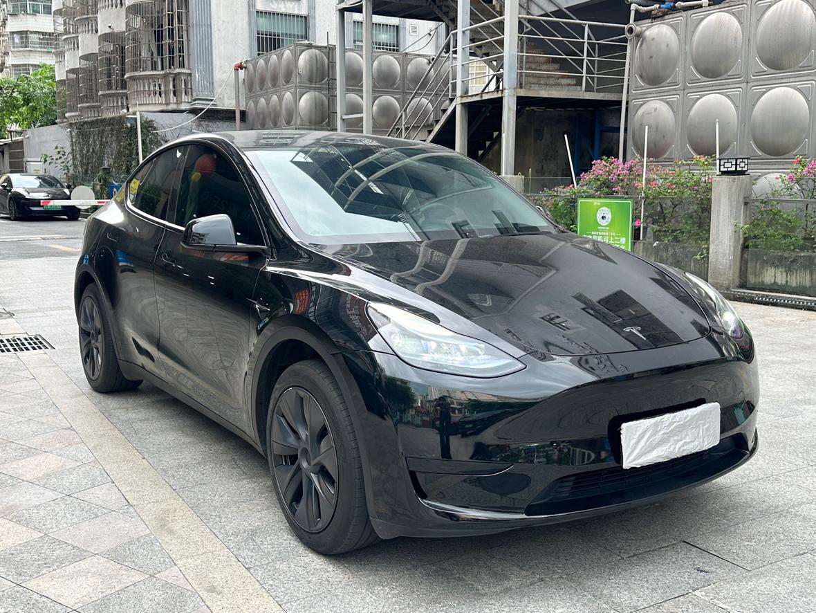 Tesla Model Y 2024 thumb 11