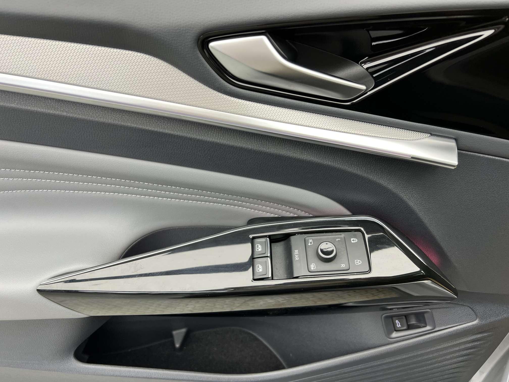 Volkswagen ID.4 2022 thumb 5
