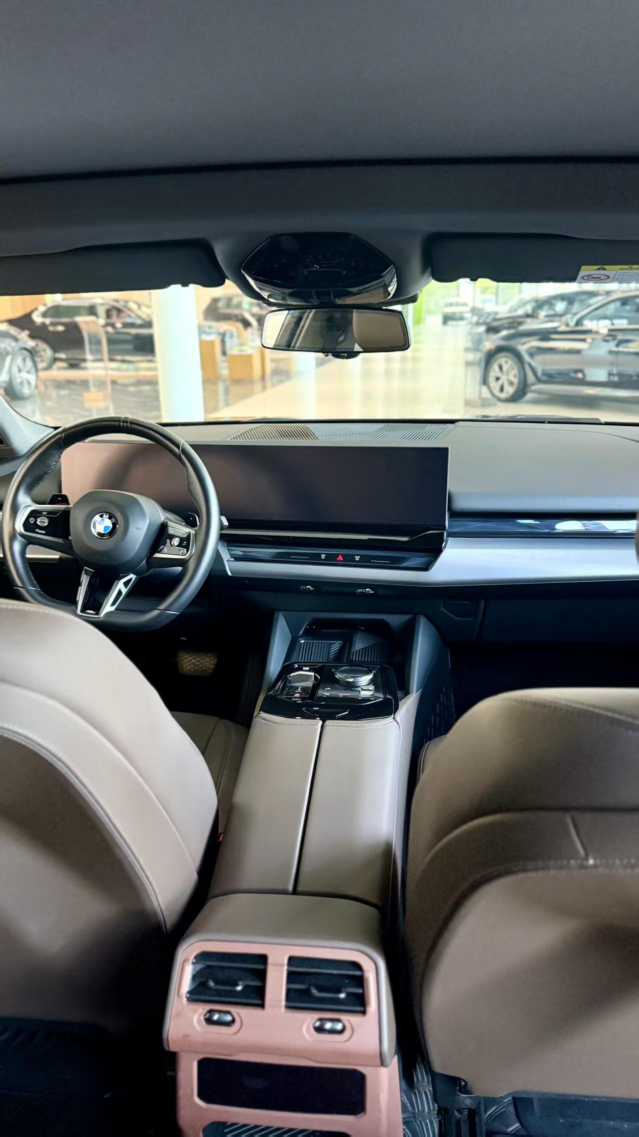 BMW 5 серии 2024 thumb 7